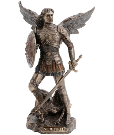 STATUE DE SAINT MICHEL ARCHANGE AVEC BOUCLIER EN BRONZE COULE A FROID H. 23 CM