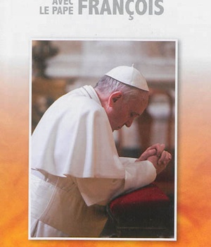PRIER AVEC LE PAPE FRANCOIS