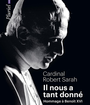 IL NOUS A TANT DONNE - HOMMAGE A BENOIT XVI