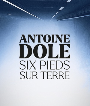 SIX PIEDS SUR TERRE