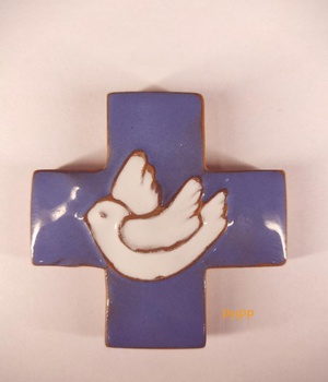 CROIX CERAMIQUE COLOMBE BLANCHE FOND BLEU 7 X 7 CM NDSP