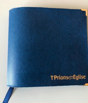 COUVERTURE SIMILI CUIR BLEU GRAND FORMAT POUR PRIONS EN EGLISE GRAND FORMAT