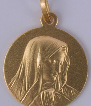 MEDAILLE PLAQUE OR VIERGE VOILE DRAPE 18MM