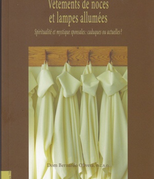 VETEMENTS DE NOCES ET LAMPES ALLUMEES