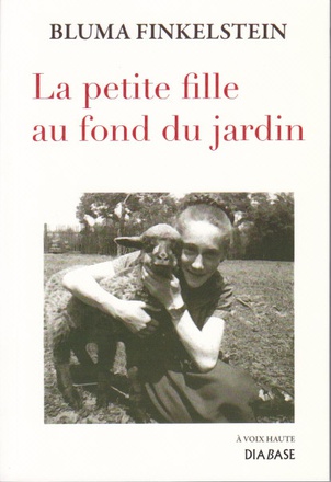 LA PETITE FILLE AU FOND DU JARDIN