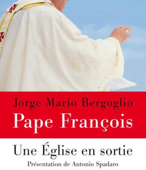 UNE EGLISE EN SORTIE