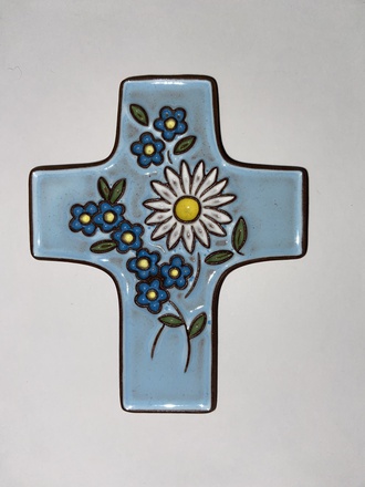 CROIX MYOSOTIS CERAMIQUE BLEU CLAIR