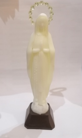 STATUE FLUORESCENTE ASSEMBLEE ND DE LOURDES H 14 CM