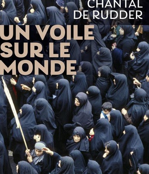 UN VOILE SUR LE MONDE