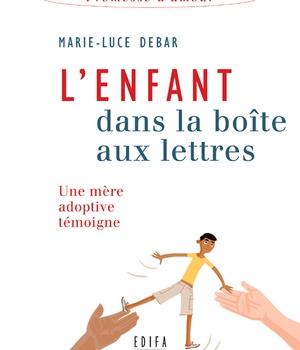 L' ENFANT DANS LA BOITE AUX LETTRES