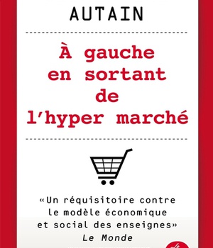 A GAUCHE EN SORTANT DE L'HYPERMARCHE