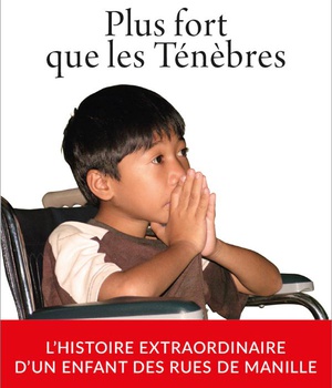 PLUS FORT QUE LES TENEBRES