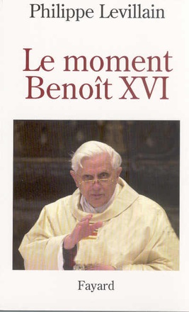 LE MOMENT BENOIT XVI
