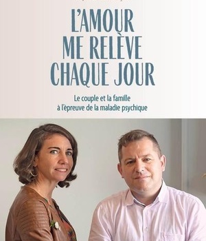 L'AMOUR ME RELEVE CHAQUE JOUR