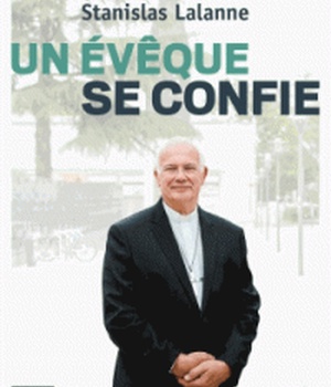 UN EVEQUE SE CONFIE