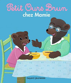 PETIT OURS BRUN CHEZ MAMIE