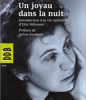 UN JOYAU DANS LA NUIT