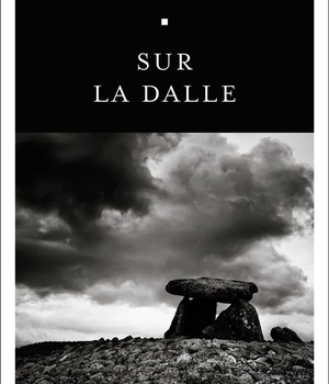 SUR LA DALLE