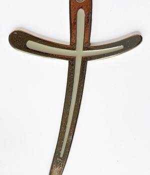 CROIX METAL DOREE EMAILLEE BLANC 12 CM