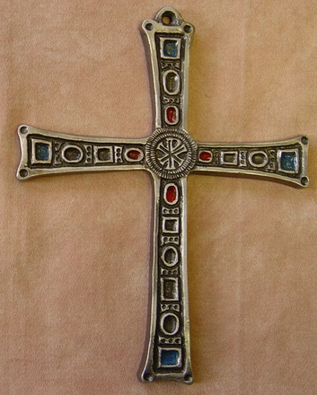 CROIX ETAIN AVEC CABOCHON EMAIL 16 CM NDSP