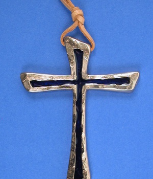 CROIX BRONZE AP BLEU AVEC LACET