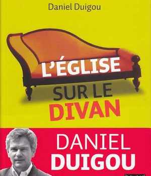 EGLISE SUR LE DIVAN (L)
